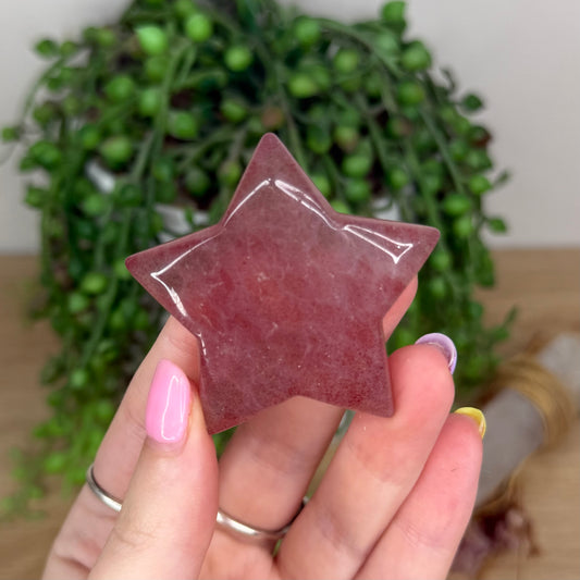 Strawberry Quartz Star (Y68)