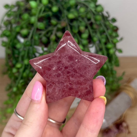 Strawberry Quartz Star (Y69)