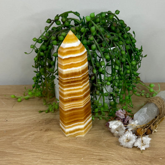 Yellow Calcite Tower (N885)