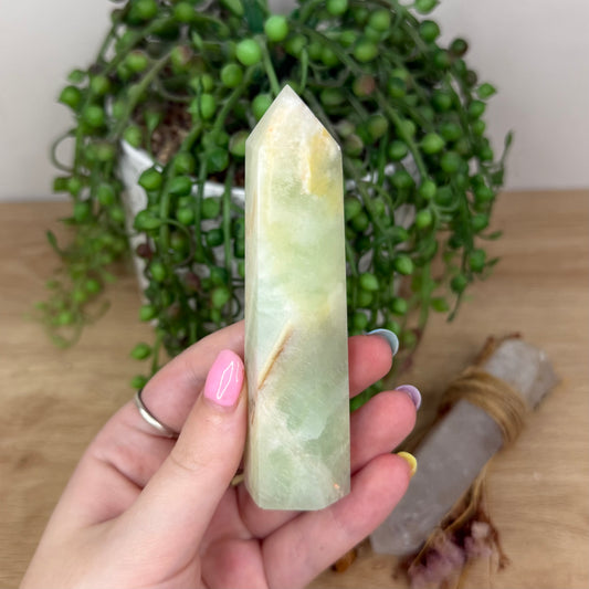 Pistachio Calcite Point (Y115)