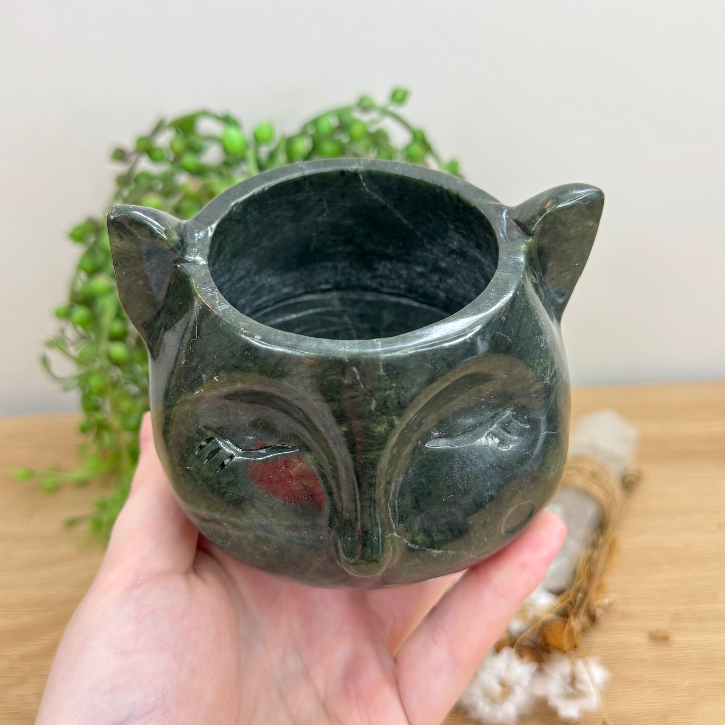 Green Jade Cat Pot (O78)