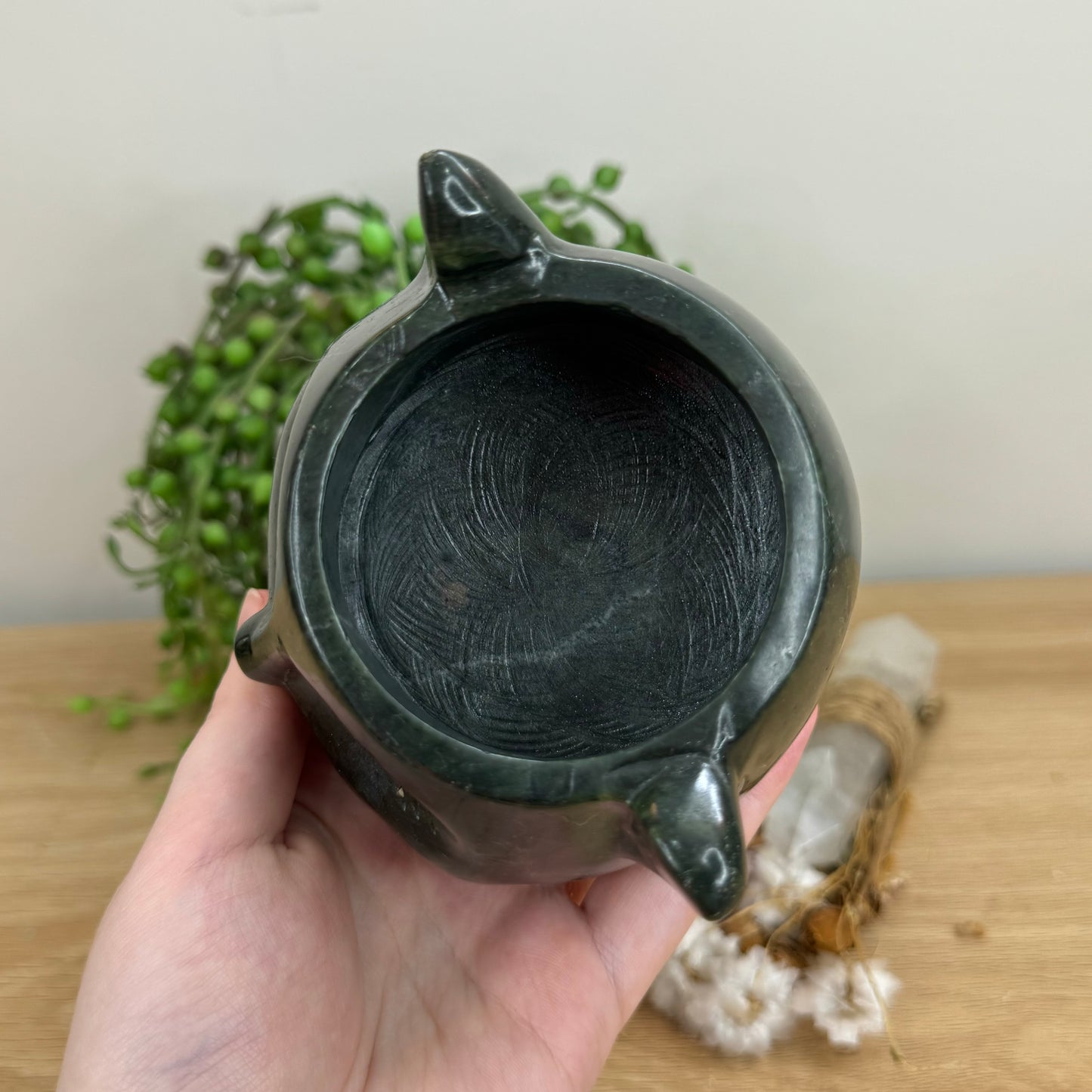 Green Jade Cat Pot (O78)