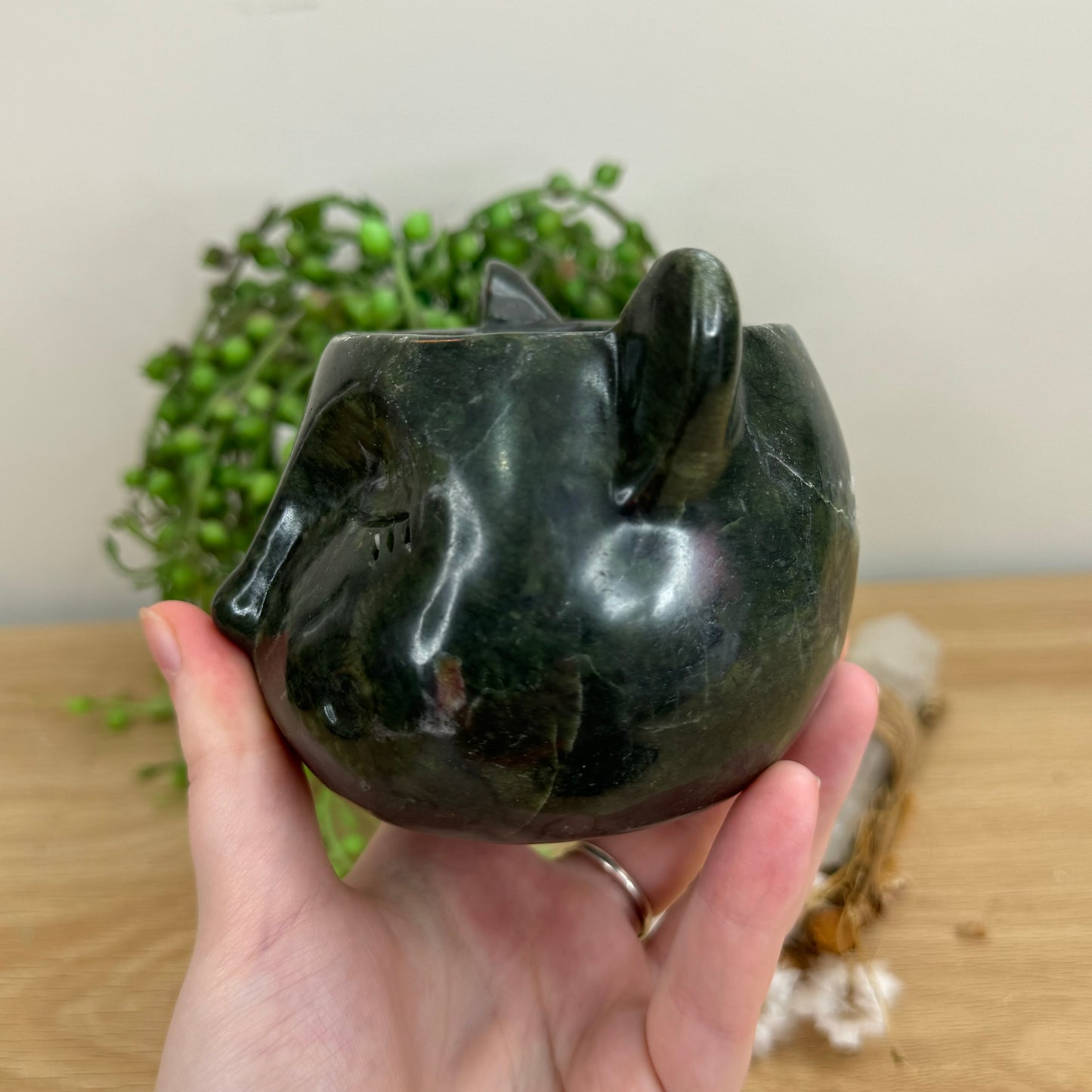 Green Jade Cat Pot (O77)