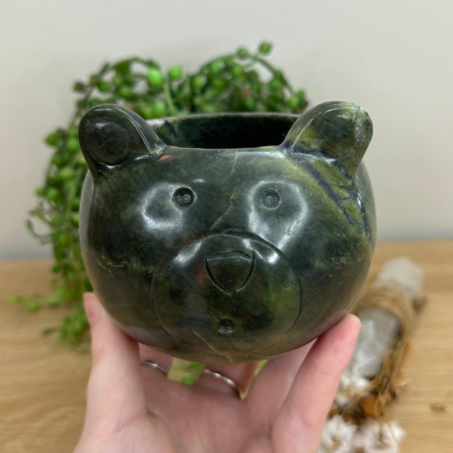 Green Jade Bear Pot (O80)