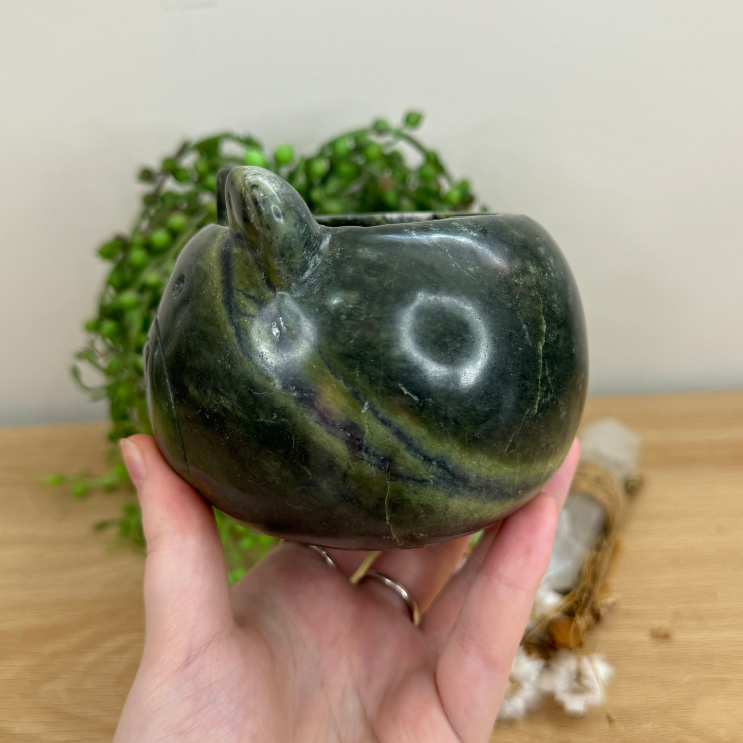 Green Jade Bear Pot (O80)