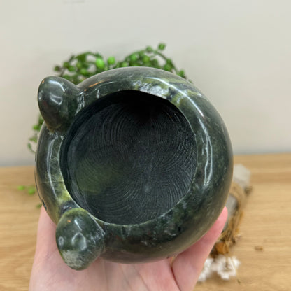 Green Jade Bear Pot (O80)