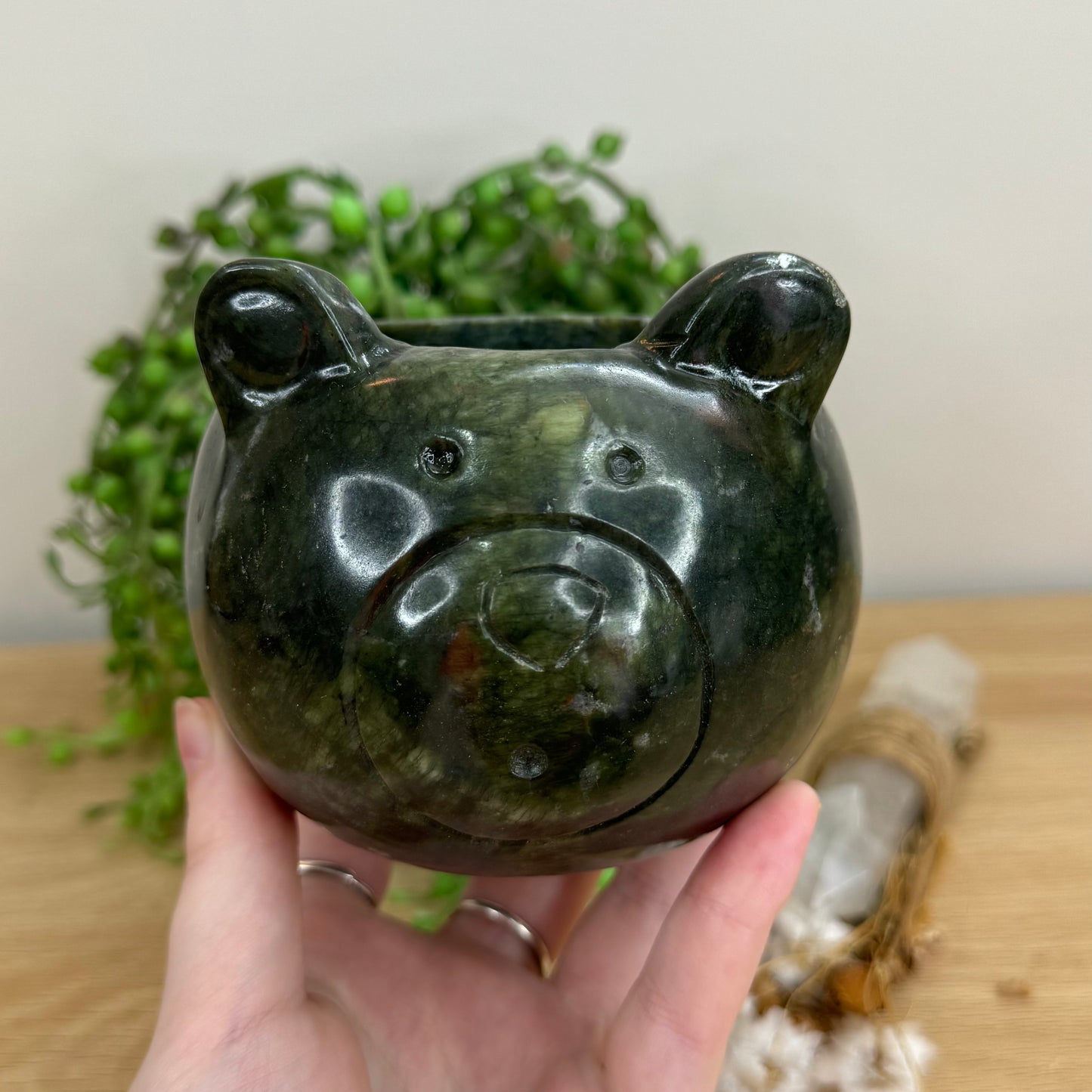 Green Jade Bear Pot (O79)