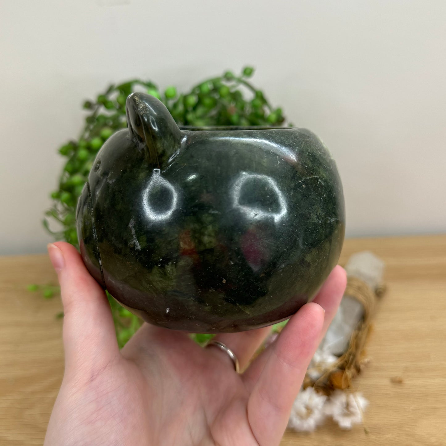 Green Jade Bear Pot (O79)