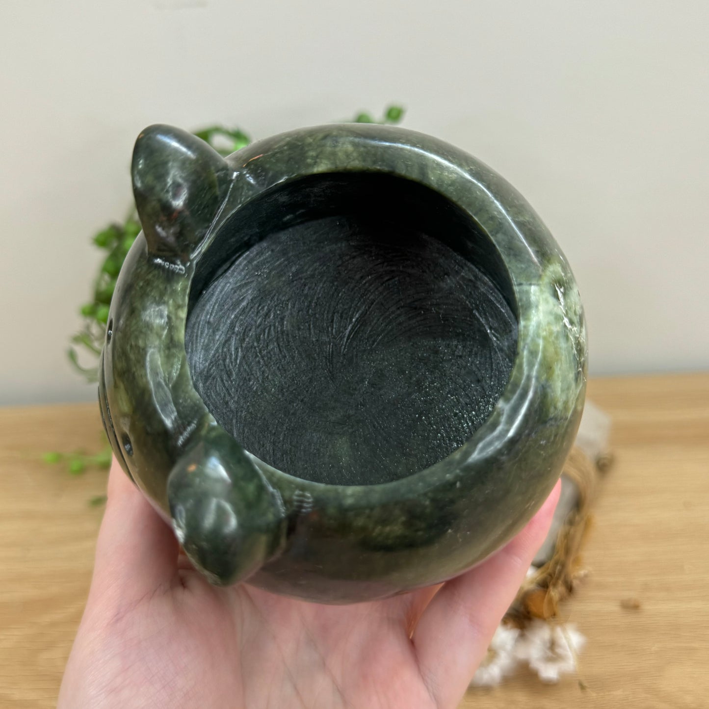 Green Jade Bear Pot (O79)