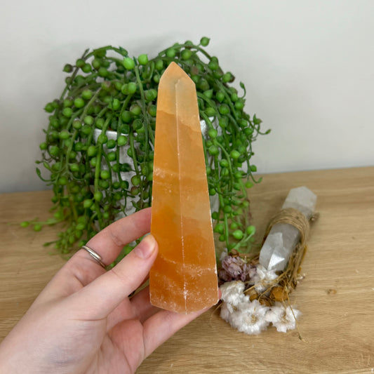 Peach Selenite Point (F164)