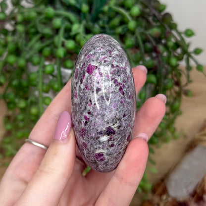 Ruby In Albite Palm Stone (Y650)