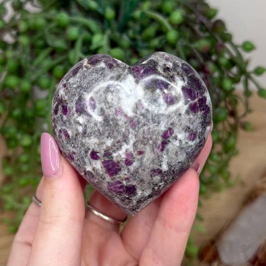 Ruby In Albite Heart (Y644)