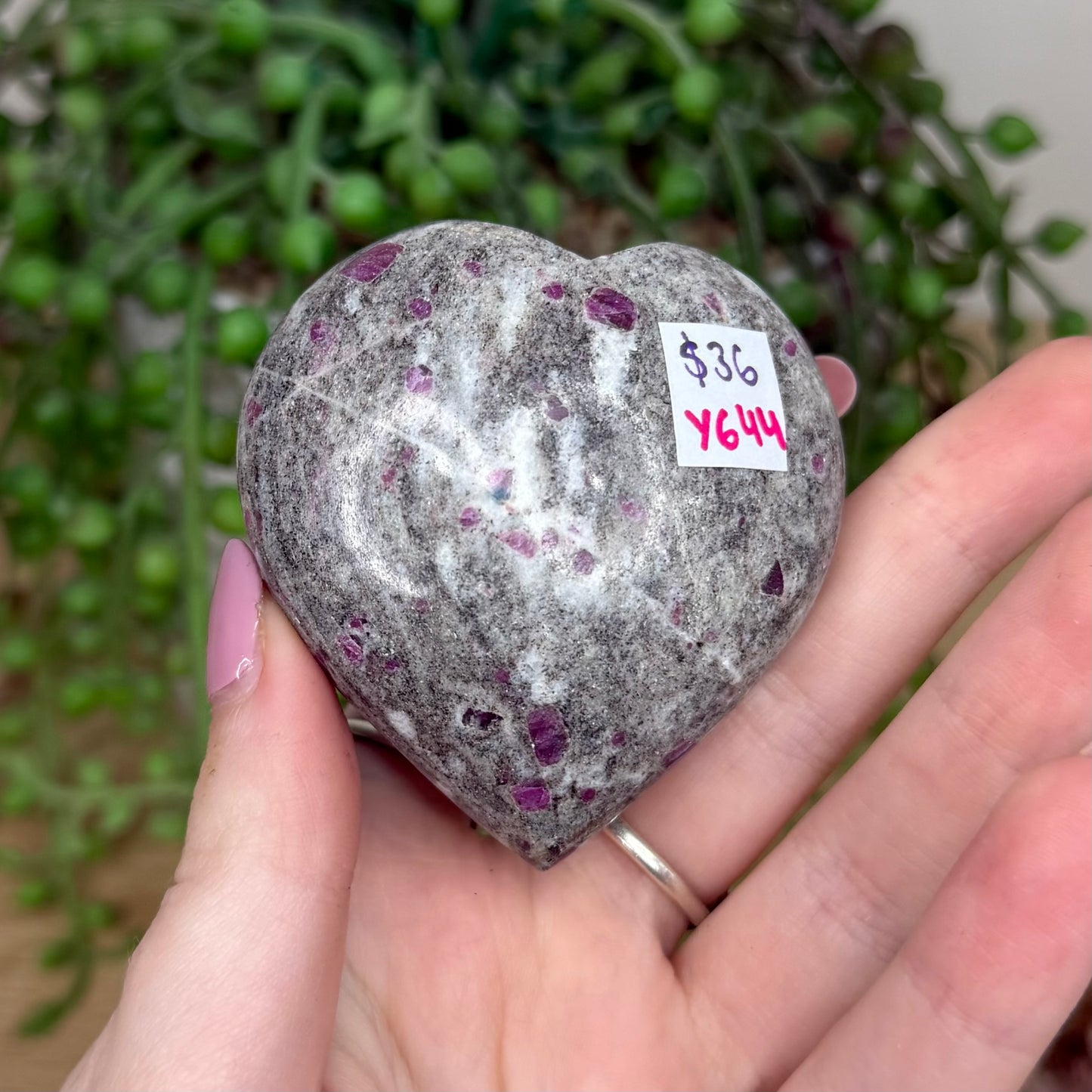 Ruby In Albite Heart (Y644)