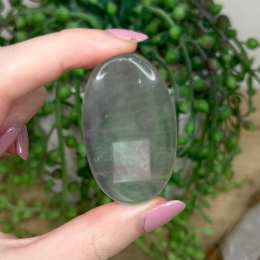 Fluorite Palm Stone (Y777)