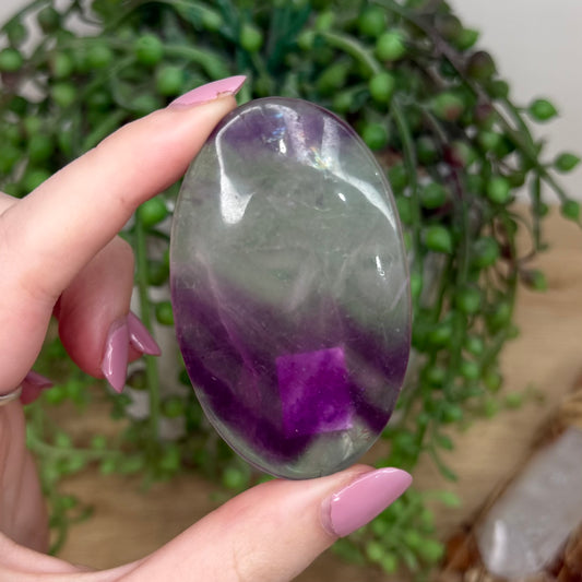 Fluorite Palm Stone (Y789)