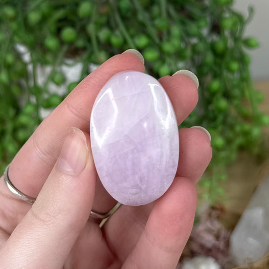 Kunzite Palm Stone (S461)