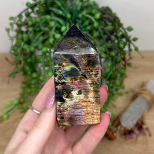 Labradorite Point (Y301)