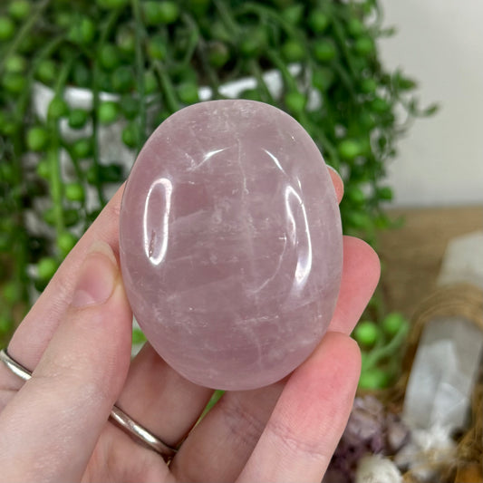 Rose Quartz Palm Stone (O254)