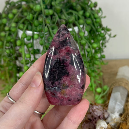 Rhodonite Arch Free Form (O164)