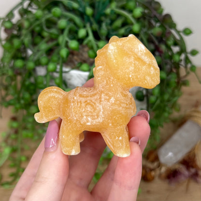 Yellow Calcite Horse (Y424)