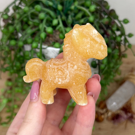 Yellow Calcite Horse (Y424)