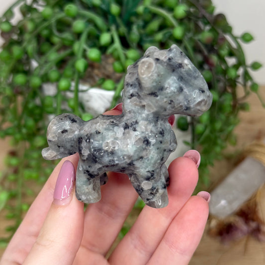 Kiwi Jasper Horse (Y422)