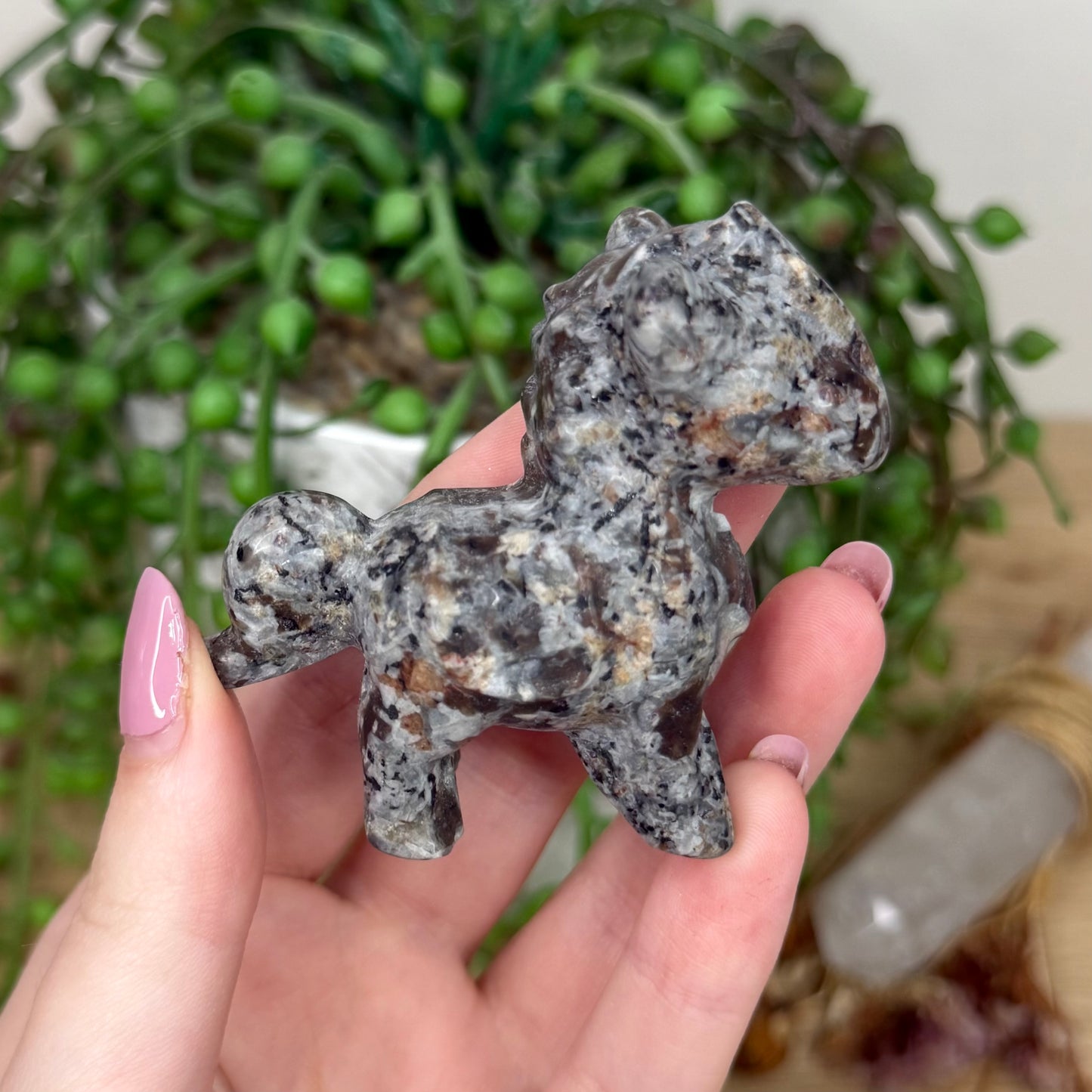 Yooperlite Horse (Y421)