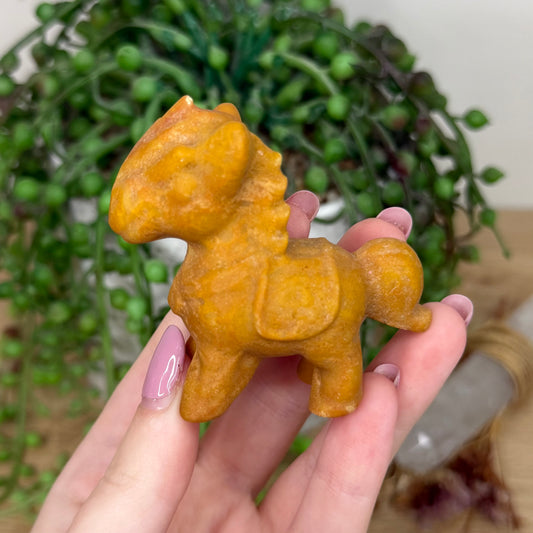 Yellow Mudstone Horse (Y420)