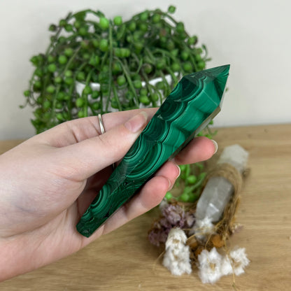 Malachite Wand On Stand (O125)