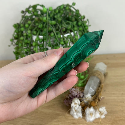 Malachite Wand On Stand (O125)