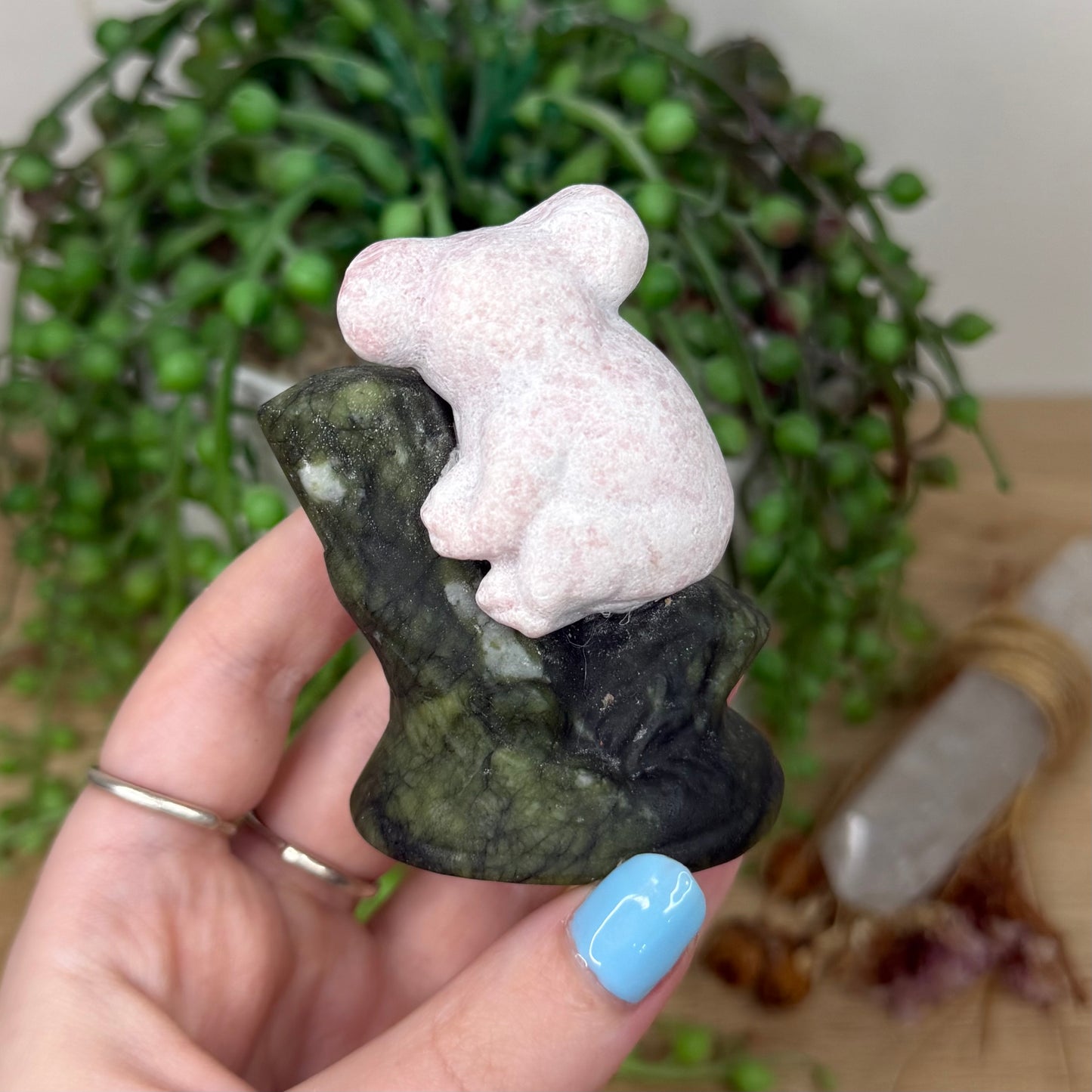 Pink Opal / Green Jade Koala In Tree (Y976)