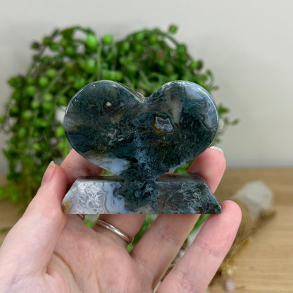 Moss Agate Heart Stand (O495)