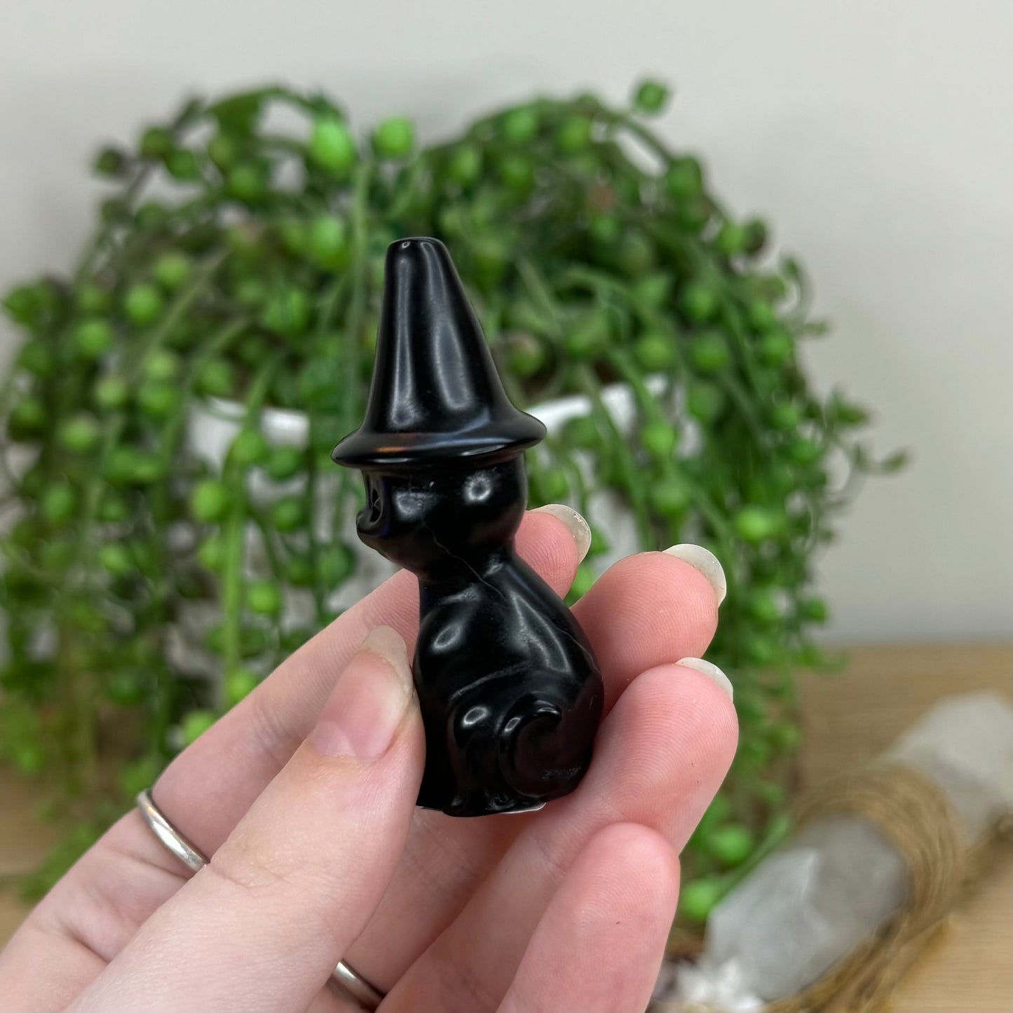 Black Obsidian Witch Cat (O458)