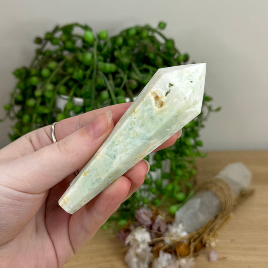 Caribbean Calcite Wand (O518)