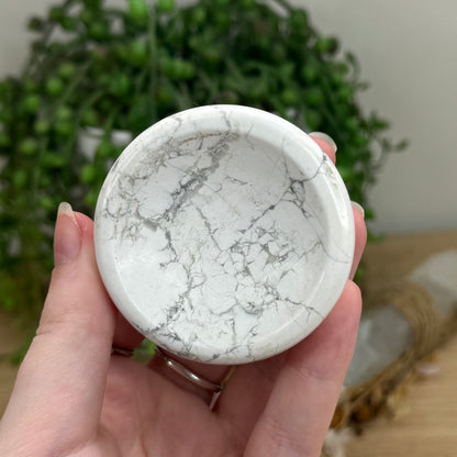 Howlite Bowl (O531)
