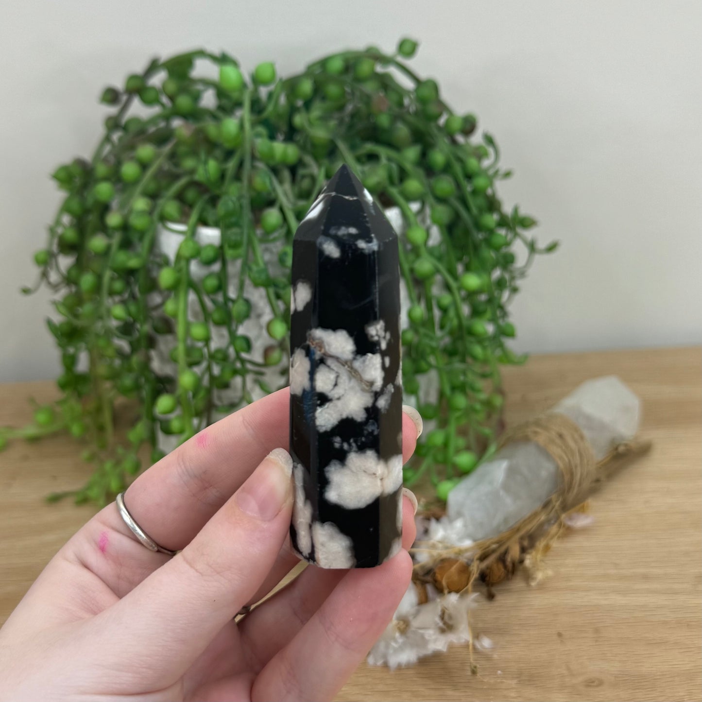 Black Flower Agate Point (O536)