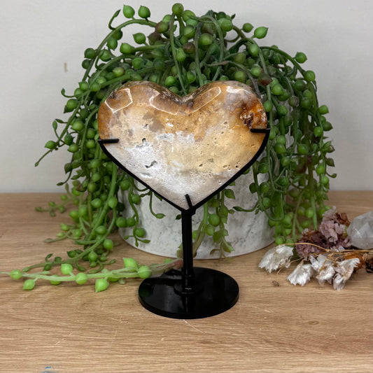 Coral Jade Heart On Stand (T99)