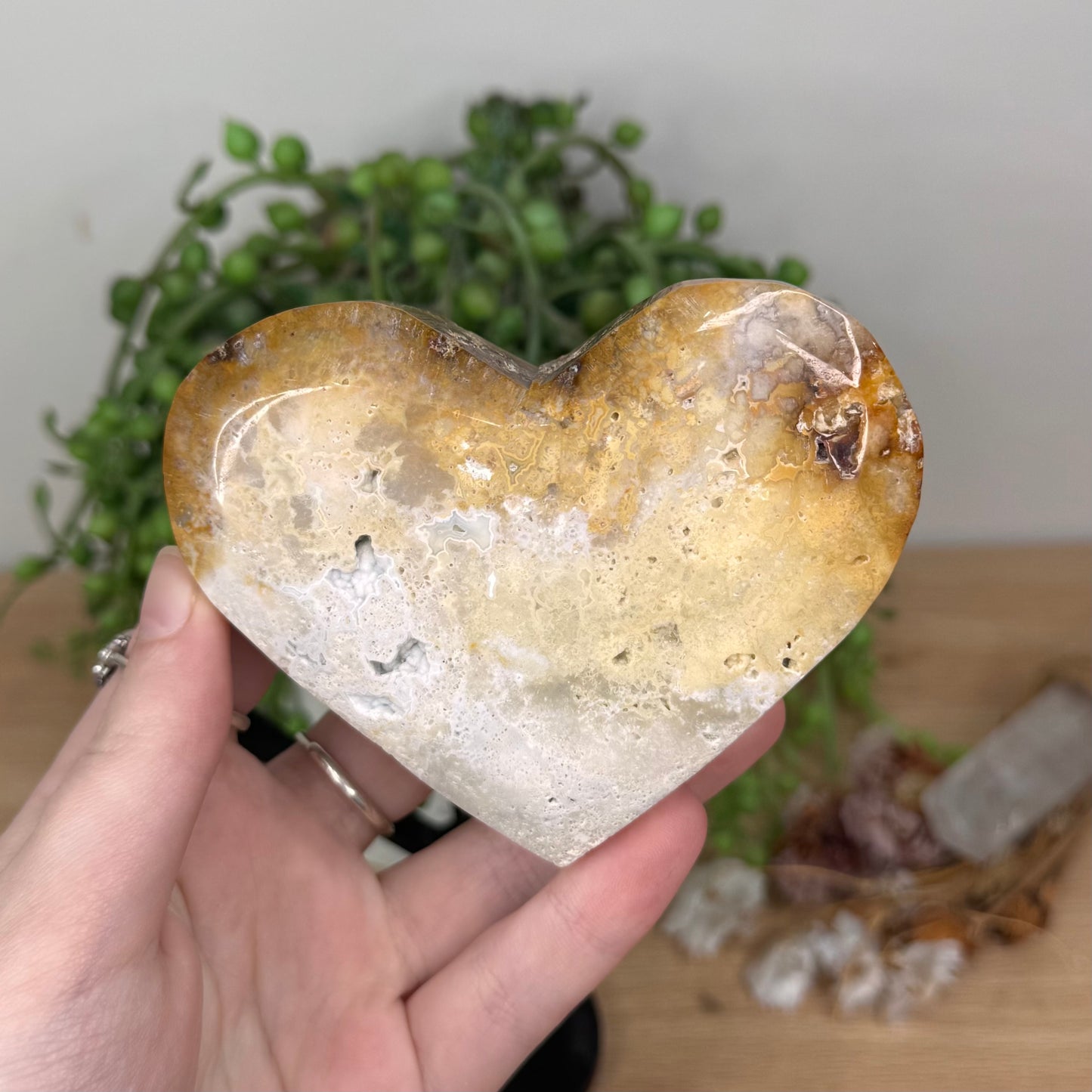 Coral Jade Heart On Stand (T99)
