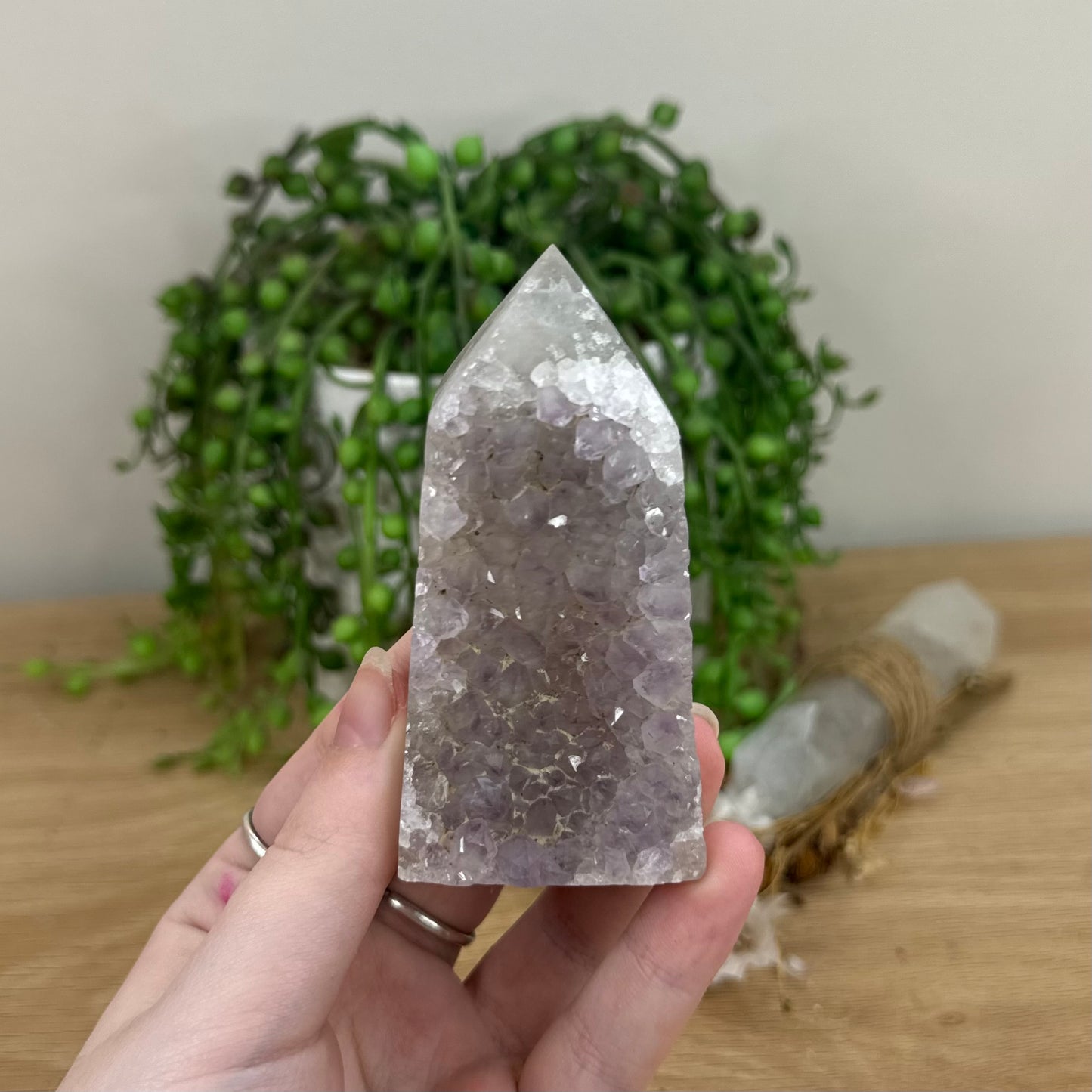 Amethyst / Agate Cluster Point (O589)