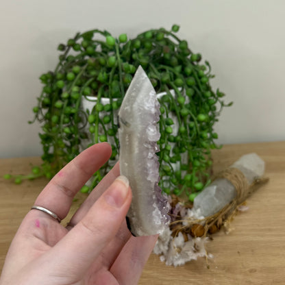 Amethyst / Agate Cluster Point (O589)