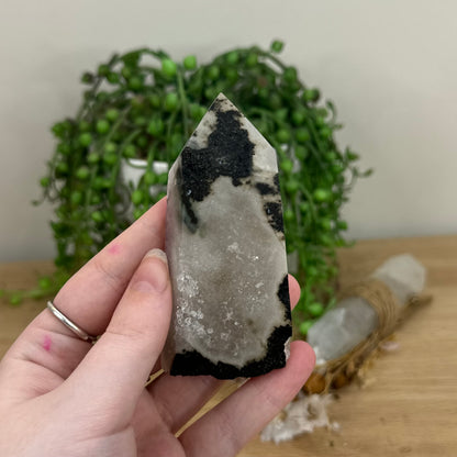 Amethyst / Agate Cluster Point (O589)