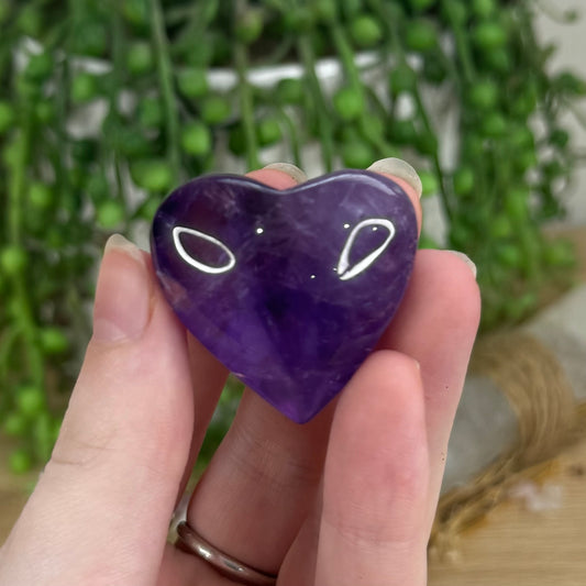 Amethyst Heart (O825)