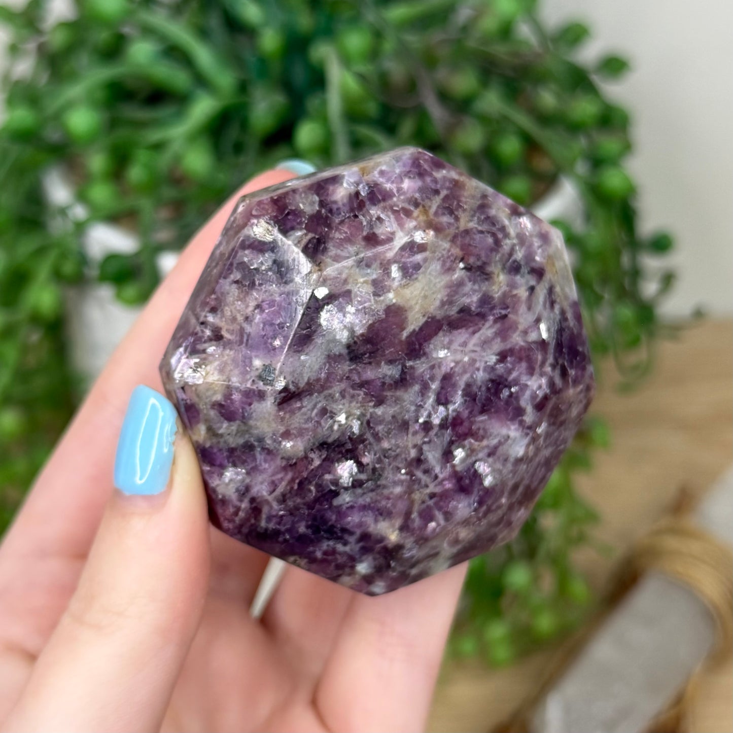 Purple Mica Diamond (Z183)