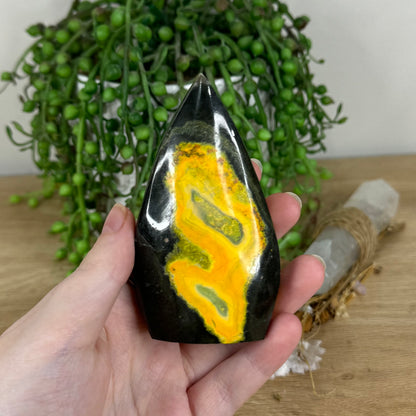 Bumble Bee Jasper Arch Free Form (O915)