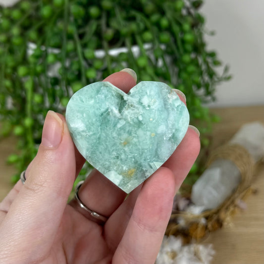 Green Quartz Heart (O916)