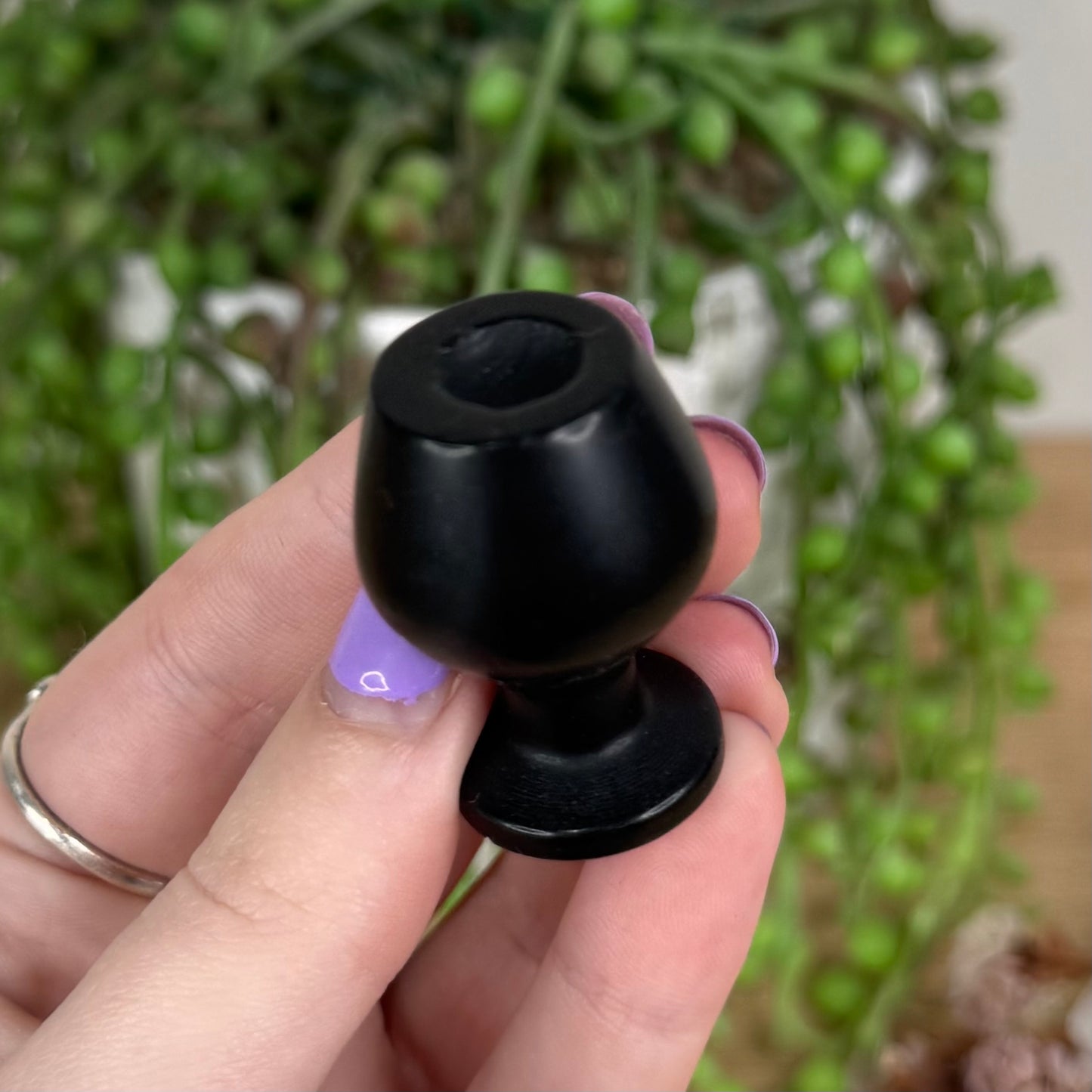 Black Obsidian Wine Glass (T459)