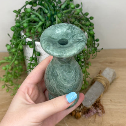 Green Jade Vase (Z71)