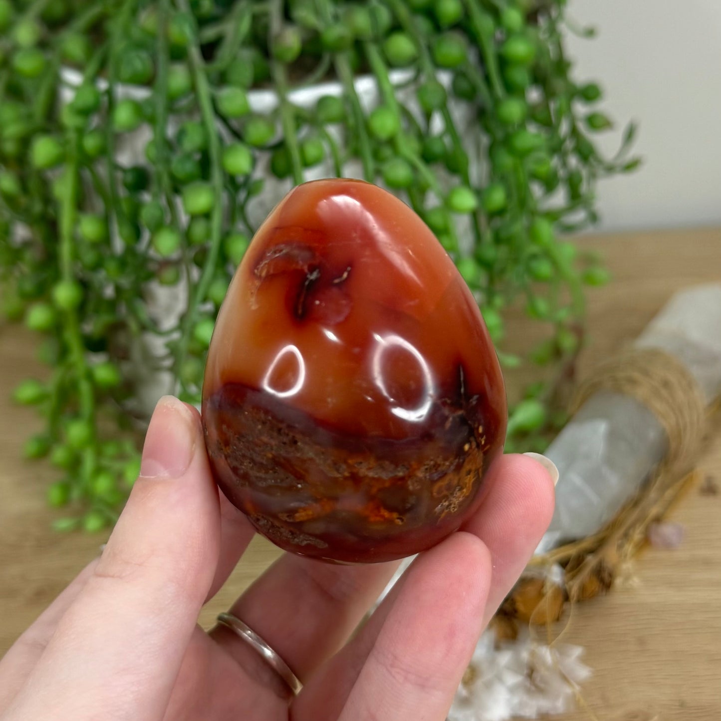 Carnelian Egg (K357)