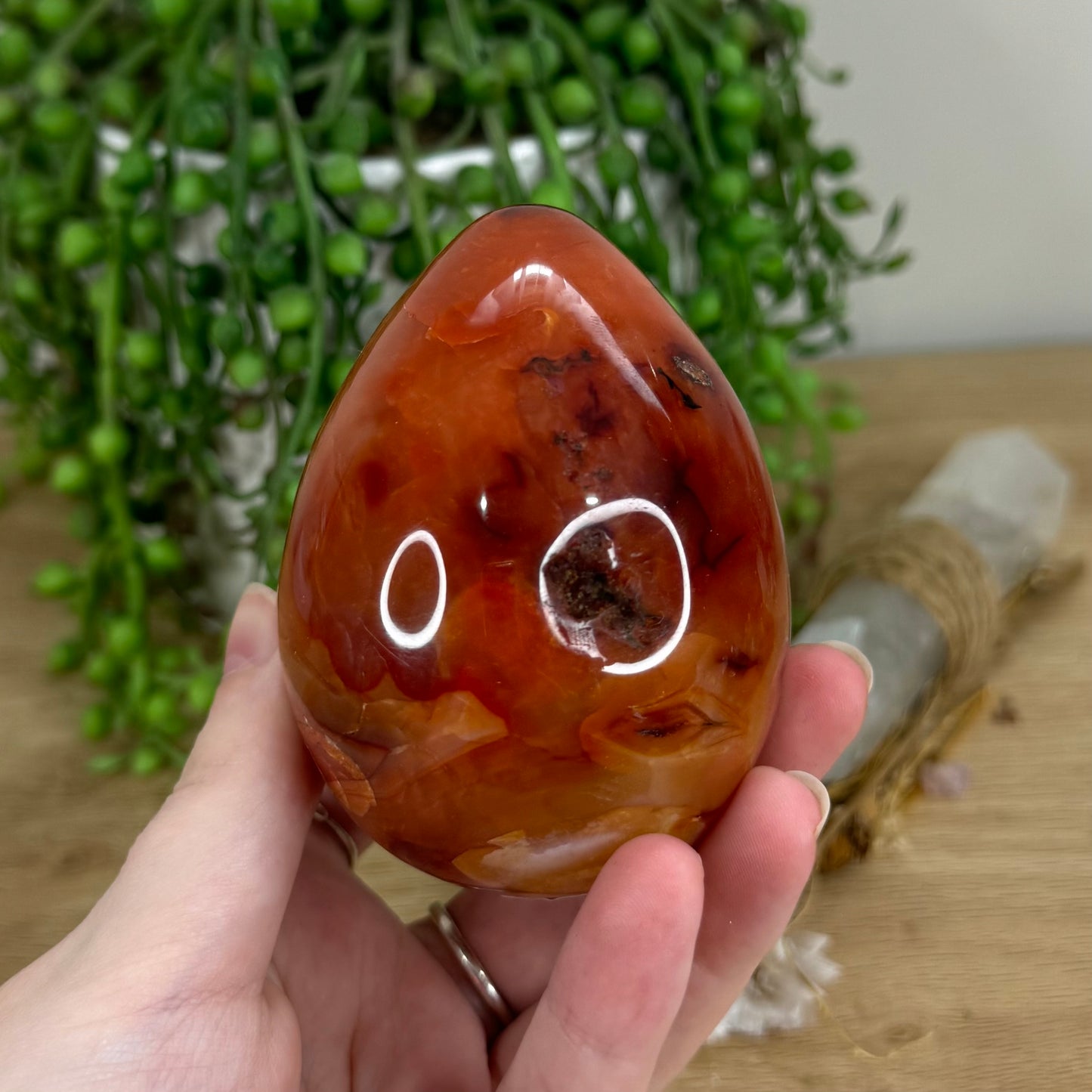 Carnelian Egg (K360)