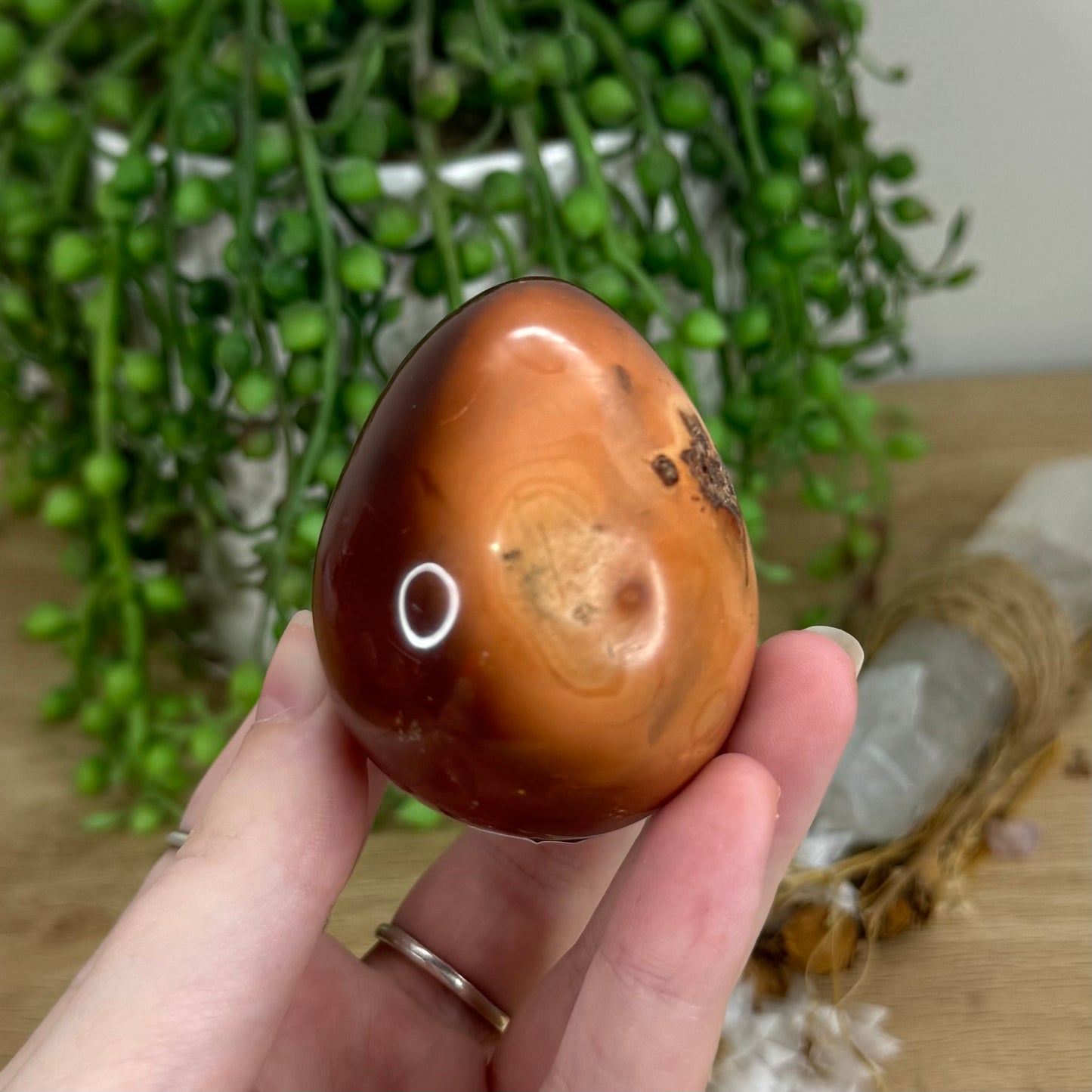 Carnelian Egg (K358)